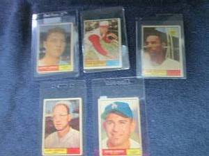 lot 89 image: 1961 Topps Baseball Cards...
