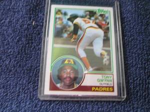 lot 142 image: 1983 Topps Tony Gwynn Rookie Card...