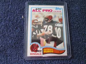 lot 147 image: 1982 Topps Anthony Munoz Rookie Car...