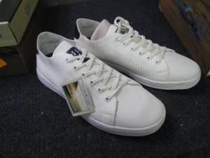 lot 156 image: Island Surf Port Mens Size 10 Boat...
