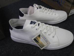 lot 157 image: Island Surf Port Mens Size 10 Boat...