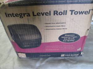 lot 184 image: San Jamar Integra level Roll Towel ...