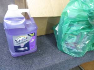 lot 222 image: 1 Gallon Fabuloso, 1 Leaking Bottl...
