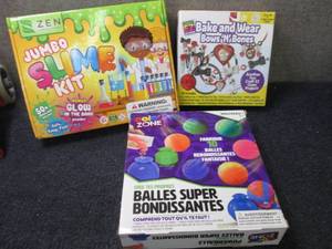 lot 242 image: 3 CraftActivity Kits...