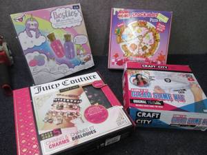 lot 243 image: 4 CraftActivity Kits...
