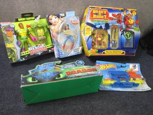 lot 258 image: 5 Assorted Toys...