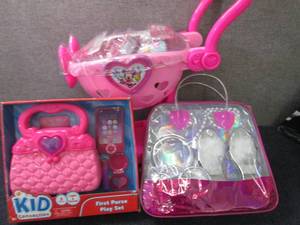 lot 270 image: Minnie Shopping Cart, Accessory Kit...