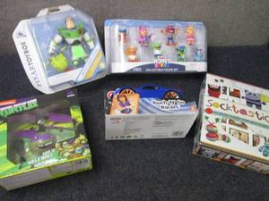lot 282 image: 5 Assorted Toys...
