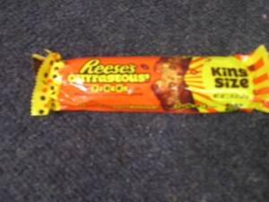 lot 313 image: 12- 2.95 oz Reeses Outrageous Piece...