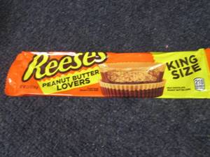 lot 316 image: 12- 2.8 oz  Reeses King Size...