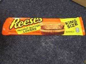 lot 317 image: 12- 2.8 oz  Reeses King Size...