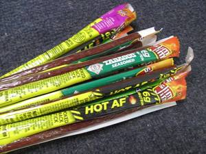 lot 364 image: 10 Assorted Slim Jims...