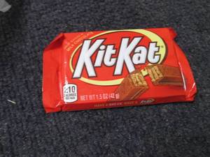 lot 411 image: Kit Kats...