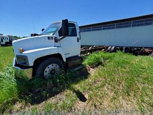 lot 2 image: 2006 Chevrolet C7500