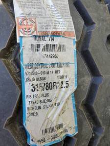 lot 47 image: 31580 R 22.5 (3)