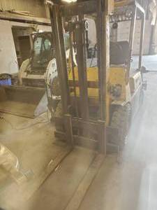 lot 7 image: Hyster Fork Lift Challenger 30