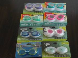 8 Pair Speedo Kids Goggles...