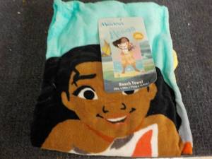 Disney Moana Beach Towel 28 x 58...