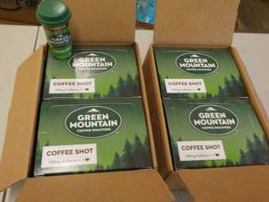 4 -6 pack 2 oz Bottles Green Mounta...