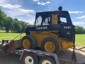 lot 15 image: John Deere 332D Skid Loader Skid Steer  RESERVE HAS BEEN MET