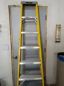 lot 230 image: Keller 7 Foot Ladder