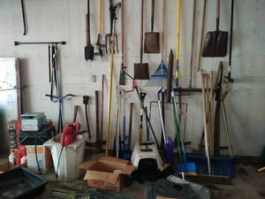lot 235 image: Collection of Garage Items