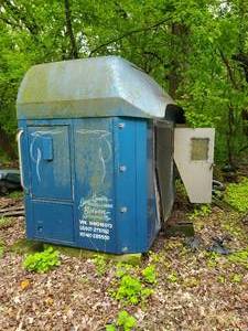 lot 6 image: Sleeper Cabin for Mack Truck