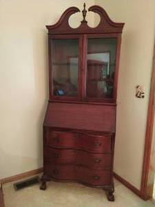 lot 25 image: Vintage Secretary  Desk