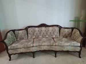 lot 1 image: Tufted Antique Floral Sofa