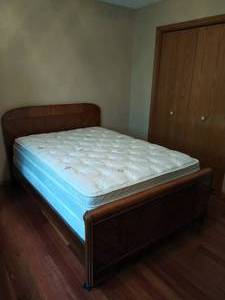 lot 30 image: Vintage Bed