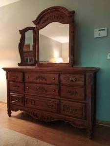 lot 31 image: 9 Drawer Lowboy Style Chest With Mirror