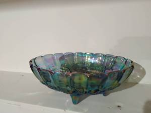 lot 141 image: Large Carnival Glass Candy Dish