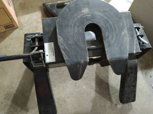 lot 388 image: Fifth Wheel 15,000 Pro Series Hitch