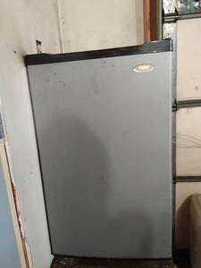lot 394 image: Haler Mini Fridge