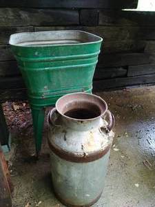 lot 413 image: Galvanized Wash Sink And Milk Can
