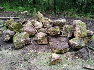 lot 431 image: Pile Of Giant Rocks