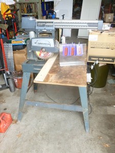 Wards radial arm saw. Used condition. 10 carbide blade. Tested & works. As shown.