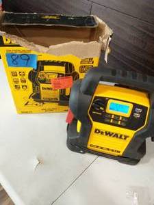 DEWALT 1400 Peak Amp Portable Car Jump Starter with Digital Compressor