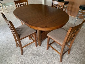 lot 1 image: Oval Pub Table and Chairs