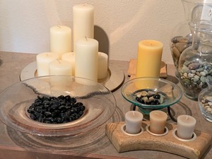 lot 20 image: Home Decor Items