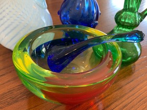 lot 27 image: Colored Glass Items