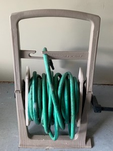 lot 43 image: Hose Reel w Hose