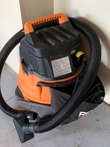 lot 49 image: Rigid Shop Vac