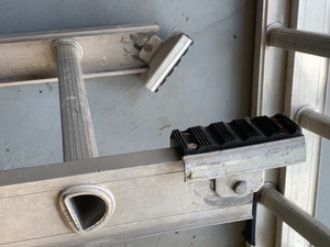 lot 53 image: Werner Extension Ladder