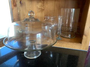 lot 58 image: Glass Cake Serving Dish w Cover and Two Vases