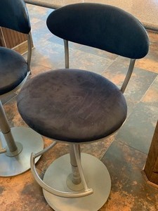lot 5 image: Set of Four Barstools by Hillsdale
