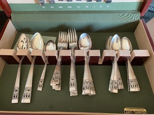 lot 60 image: Community Silverplate Flatware
