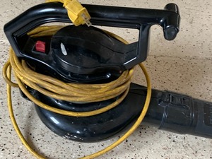 lot 71 image: Toro Electric Leaf Blower