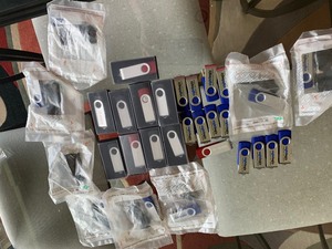 lot 74 image: 30 Jump Drives