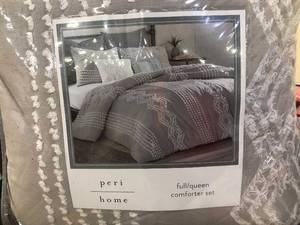 lot 105 image: Peri Home Cut Geo  FullQueen Comforter Set, NEW